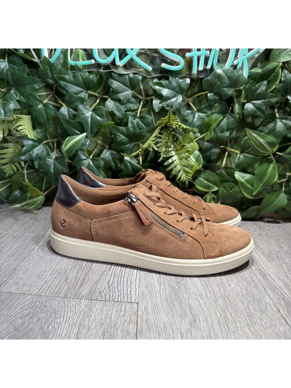 Ecco Classic Zip Women’s Brown Suede Sneakers Size 42 11-11.5